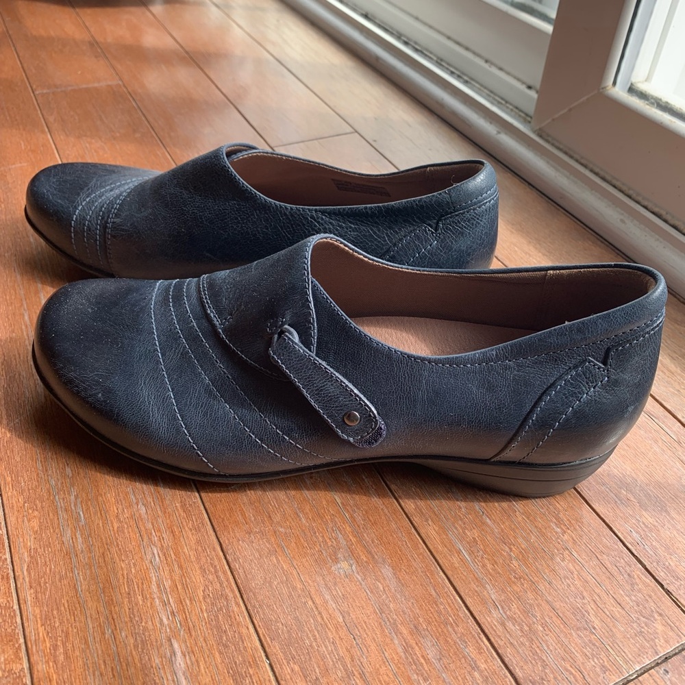 Clarks Navy Leather Loafers Size 10 Women’s